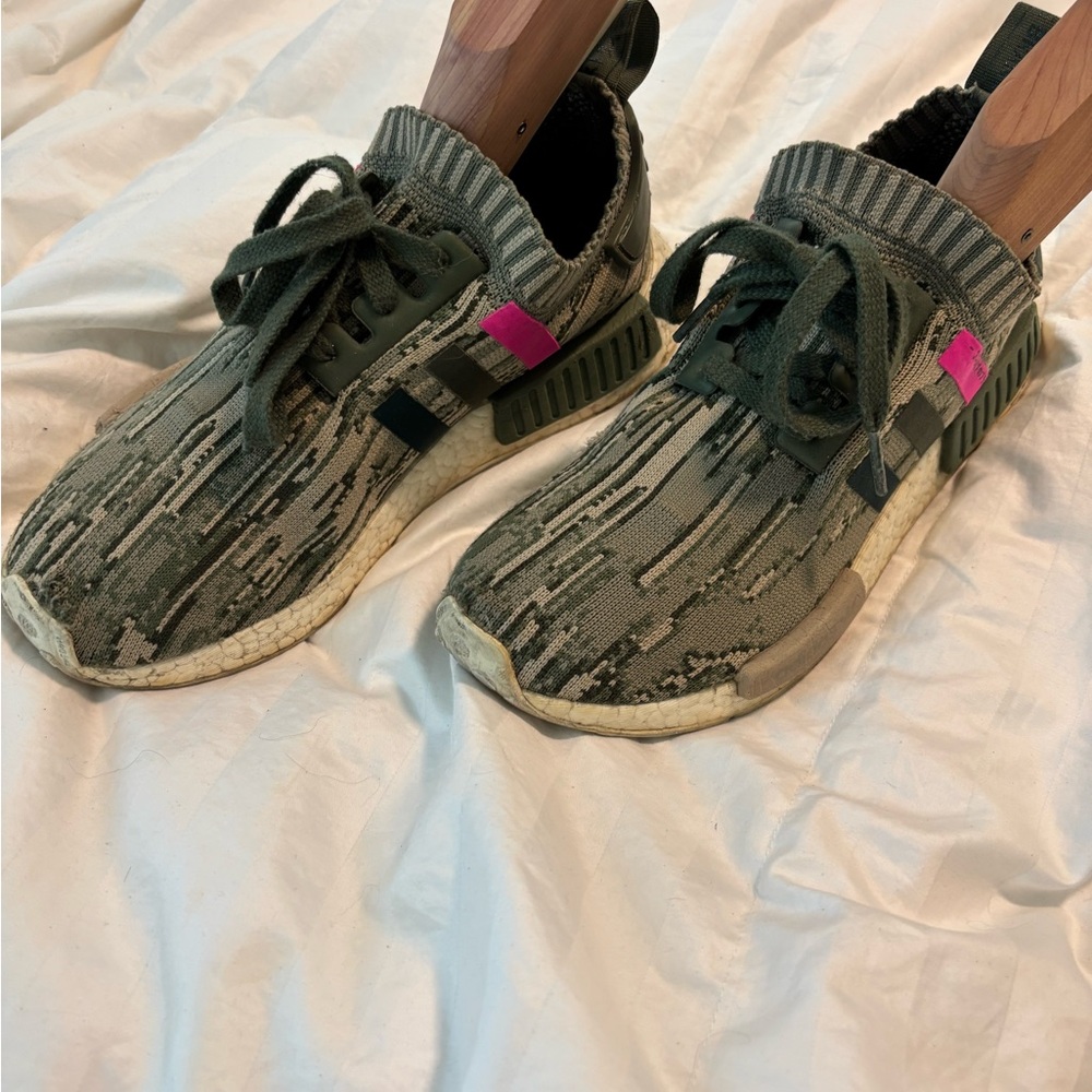 Adidas NMD R1 - Picture 2 of 7